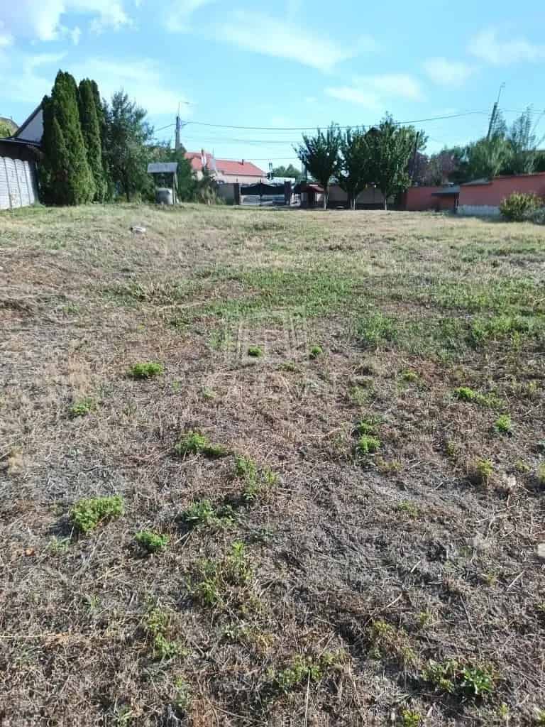 Szada központi telek eladó 1437 nm vegyes övezet