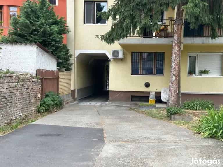 Kaposvár 16 m2-es Garázs Eladó