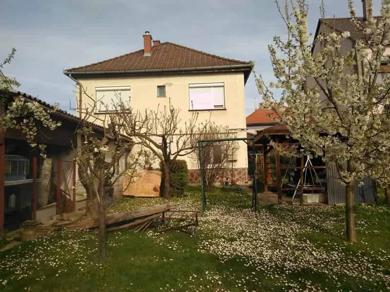 Kaposvár Donneri 144nm-es 2 szintes családi ház eladó