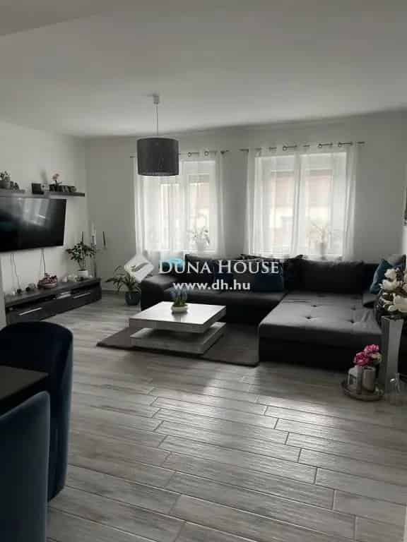 Modern Családi Ház Ajka Szívében 120m2 600m2 Telekkel