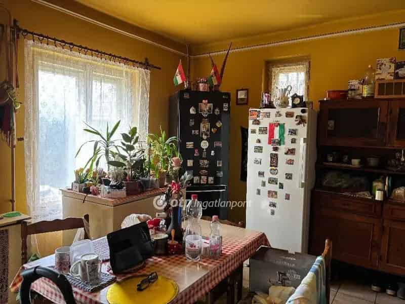 66 m2-es ház Dombrádon nagy kerttel eladó