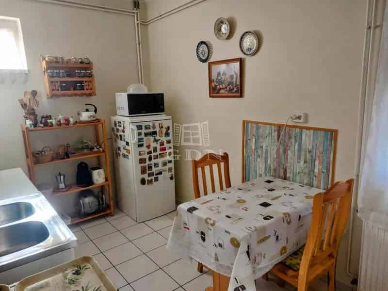 Balatonkeresztúri családi ház eladó nagy kerti tárolóval és lakkal