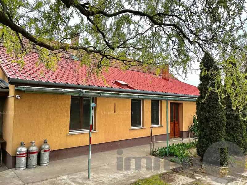 Családi ház eladó Baja külvárosában 2600m2-es telken