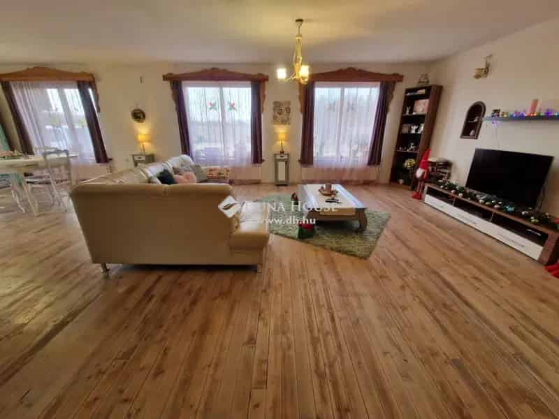 156m2 Bioház 8929m2 Telekkel Eladó