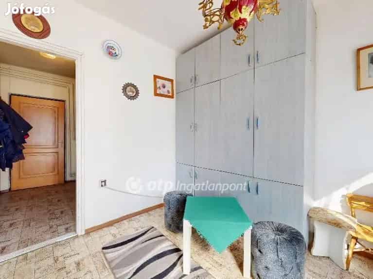 Edelényi 138m2-es 4 szobás sorház eladó - garázs - üzlethelyiség