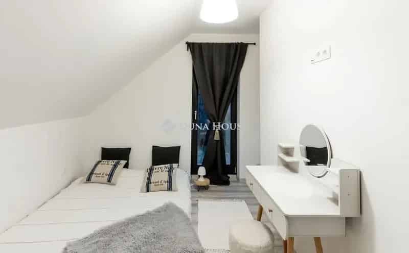 Balatoni családi ház eladó - 154 nm - 4 szoba - új építés