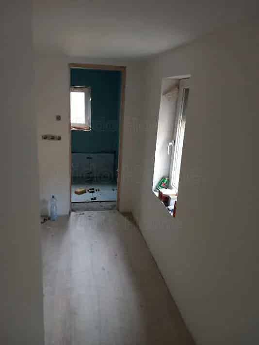 Curgói családi ház eladó felújított 2 szobás