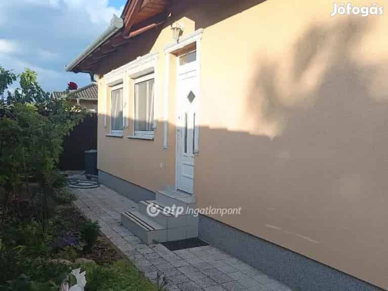 Eladó modern ikerház Dunavarsányban