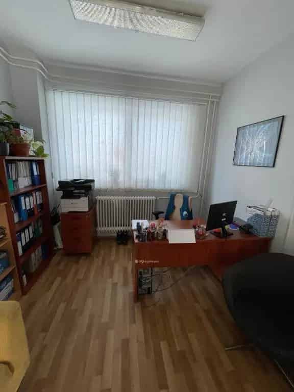 Eladó Munkásszálló Dunaújvárosban 30 Apartmannal