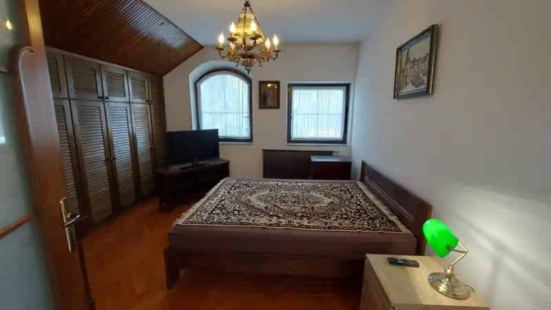 Luxus Villa Eladó XVI Kerületben 500nm 8 Szoba Uszodaval
