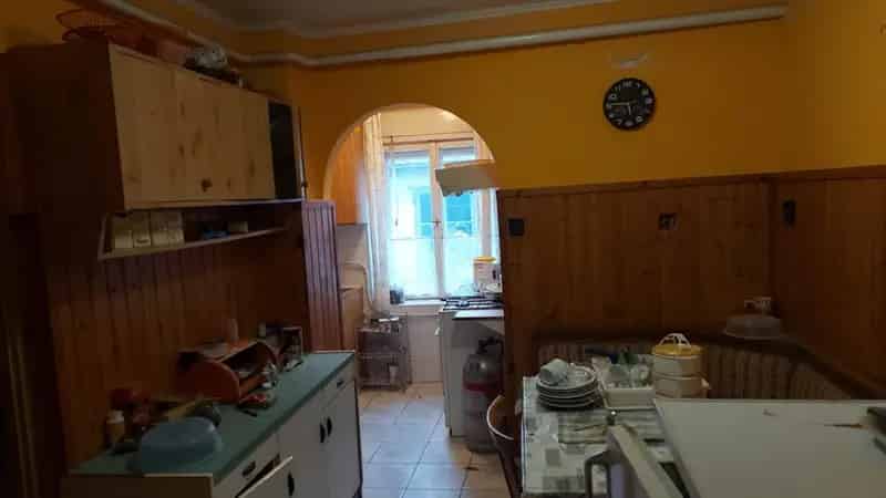 Kővágóörs 4 Lakásos Családi Ház Eladó