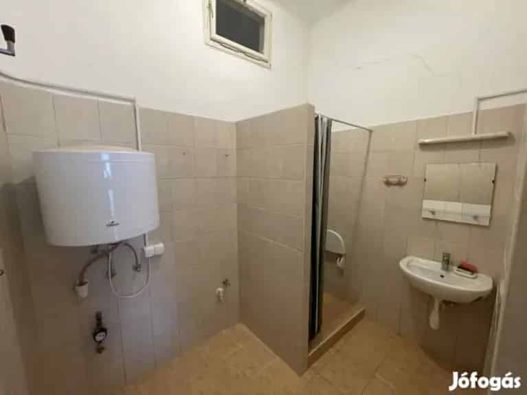 Eladó 60 m2-es földszinti lakás Pécs-Belvárosban