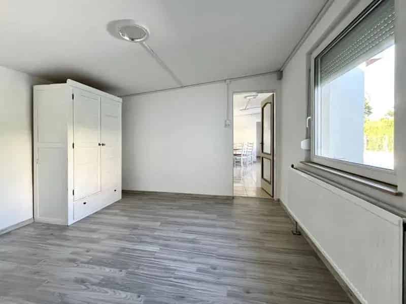 Felújított családi ház apartmannal 800m2 telken