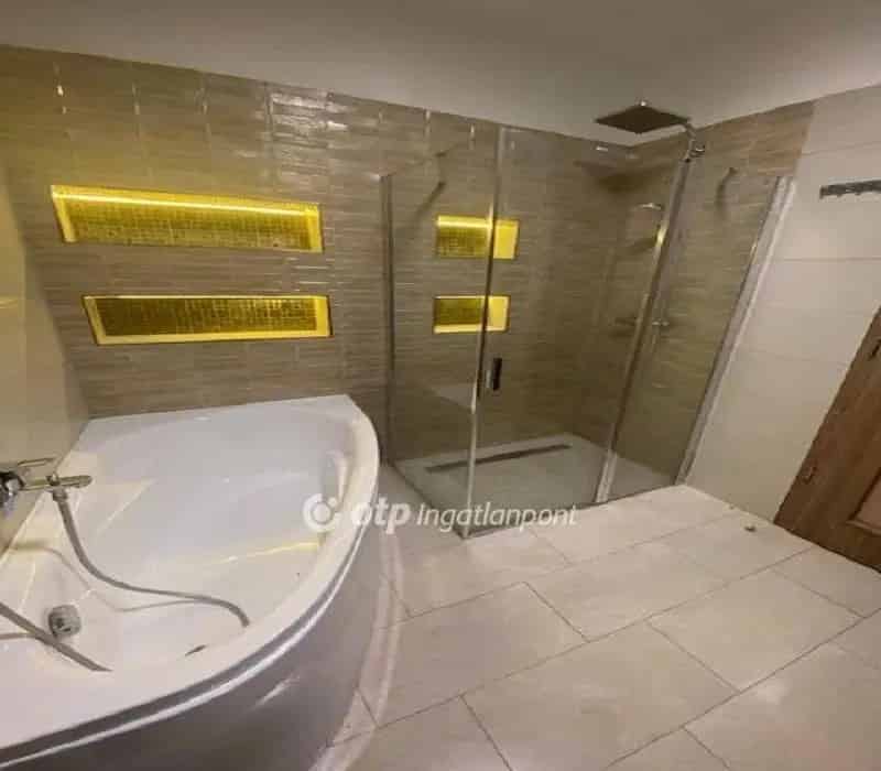 Gyöngyösi 100 m2-es 3 szobás ház eladó