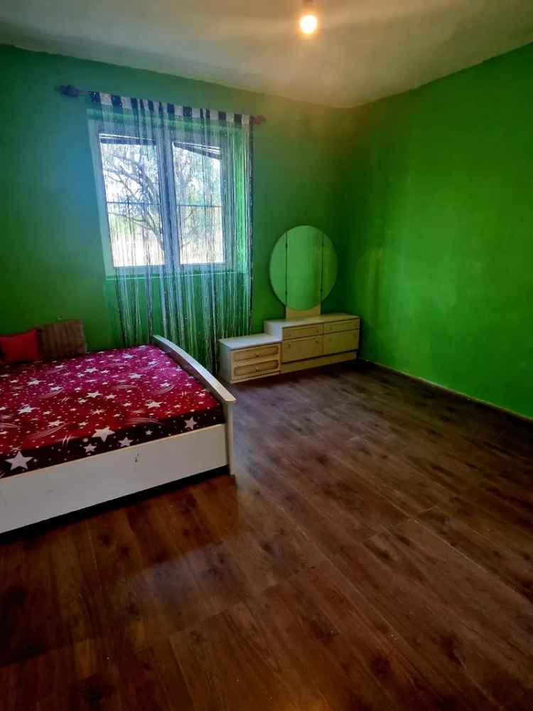 109 m2-es felújított családi ház 3044 m2-es telken eladó