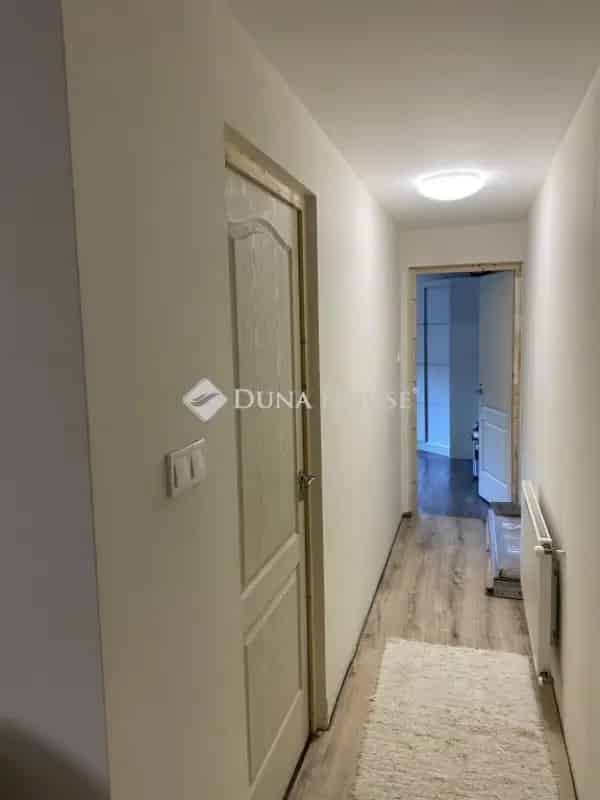 86 m2-es felujitott csaldi haz 615 m2-es telken garazzal