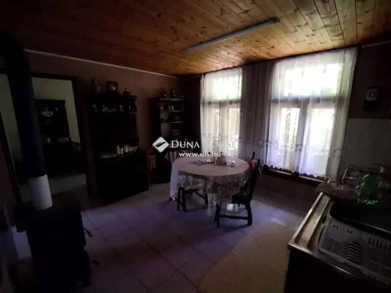 64 5 m2-es ház 3 hálószobával 5077 m2-es telken Farmos közelében