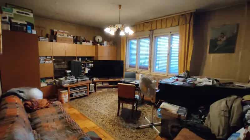 Újtelep 90nm 3 szobás családi ház 604nm-es telken eladó