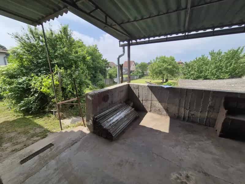 Taksony 1637m2-es Telek Eladó 2 Lakás Építhető
