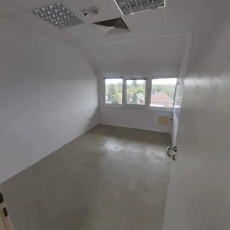 12m2-es Klimatizált Iroda Kiadó Alacsony Rezsível Duna Üzleti Parkban