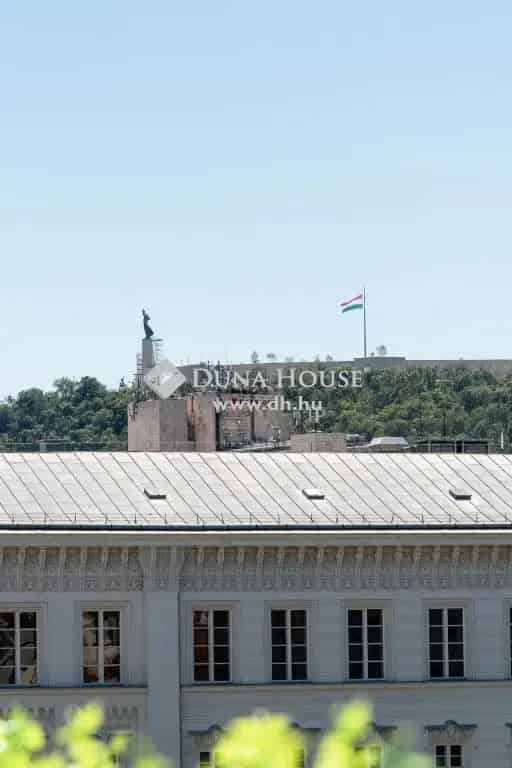 Belvárosi Luxuslakás Panorámával  - Azonnali Költözés