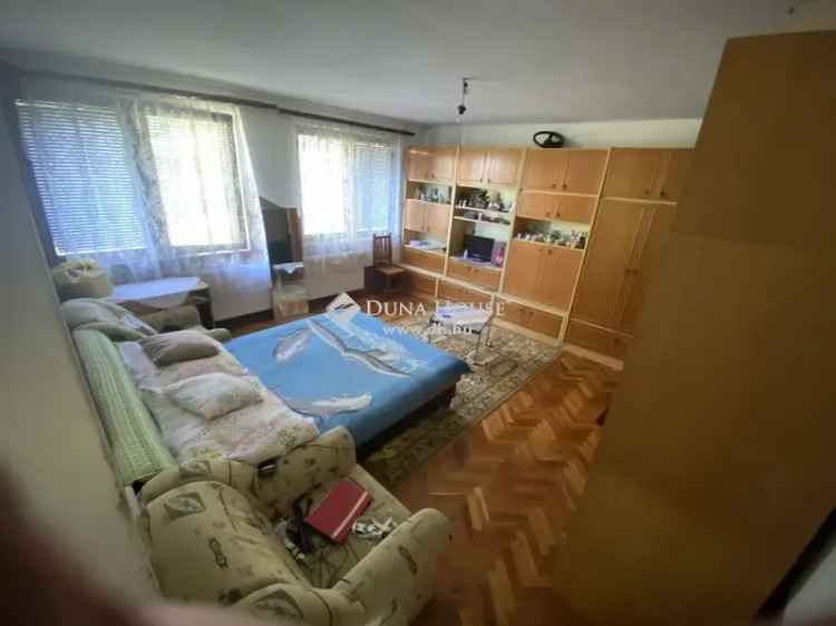 3 szobás kertes családi ház eladó csendes helyen