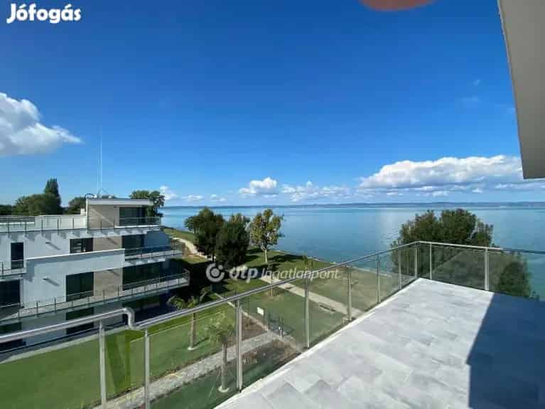 Siófok Ezüstpart Vízparti Penthouse 75 nm 3 Szoba + Nappali