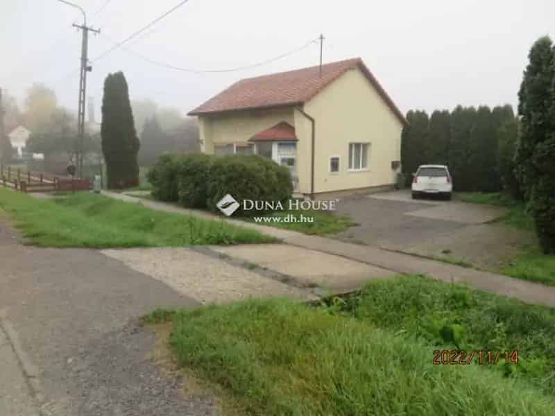 Vásárosdombó üzlethelyiség eladó