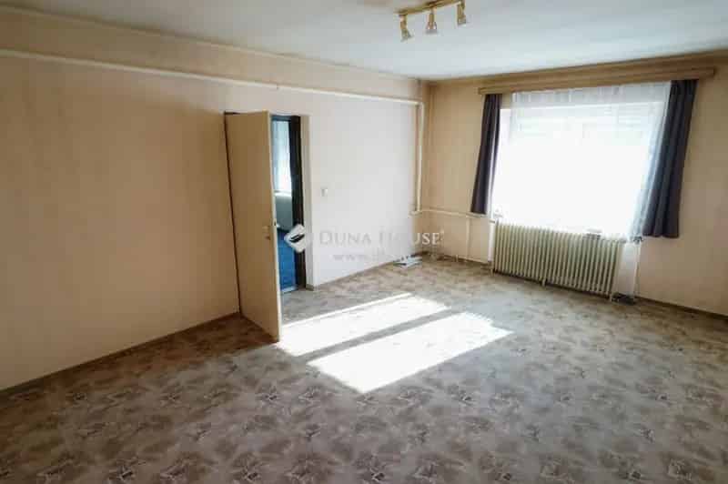 Tapolcai családi ház eladó - 126m2 - garázs - erkély - felújított