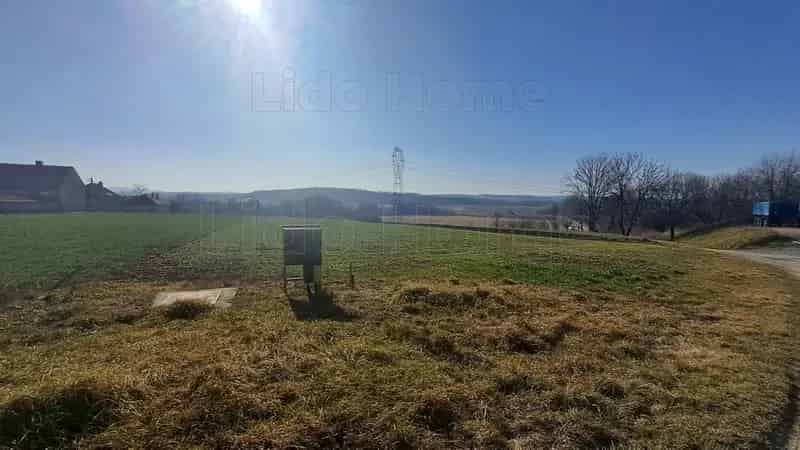 2400 m2-es Telek Eladó Olaszfalun Beépíthető