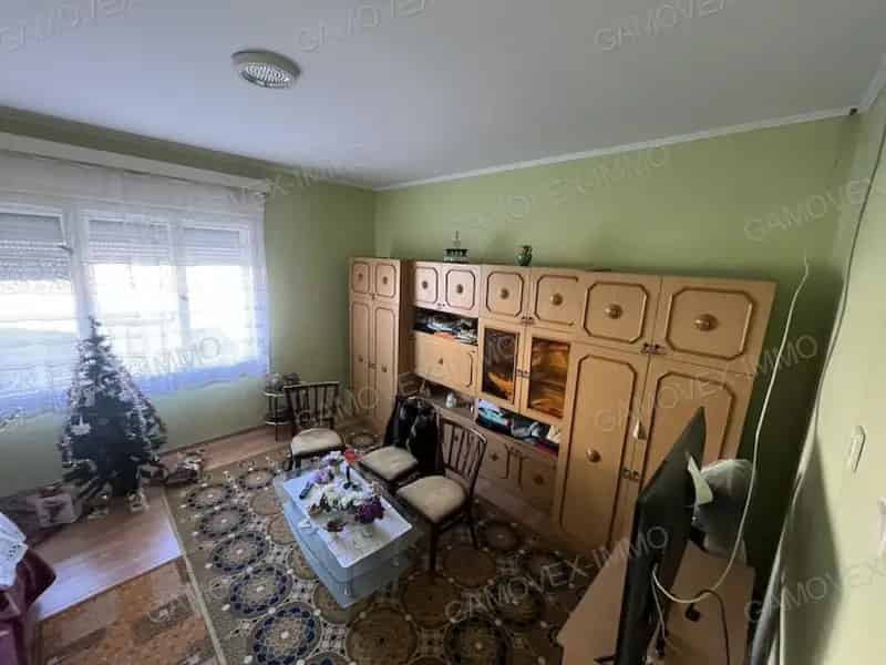 Szakályi családi ház eladó 4 szobával és nagy telekkel