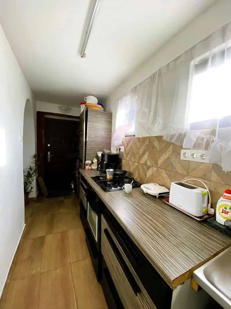 Debrecen környéki 3700 nm-es telek 2 házzal eladó