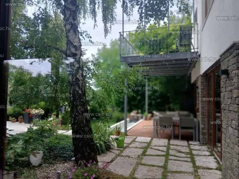 Panorámás családi ház eladó Nagykovácsiban