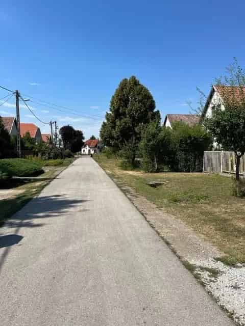 Szihalmi bútorozott nyaraló eladó - kiváló befektetés