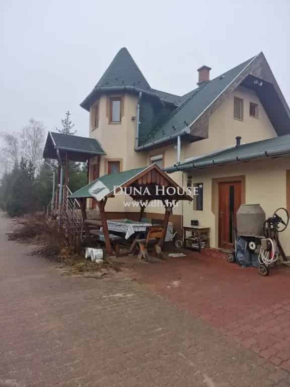 Domonyvölgyi külterületi ingatlan eladó 4783 nm-es telken
