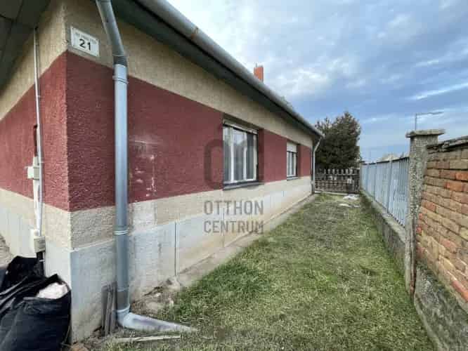 Paksi családi ház eladó felújítandó állapotban