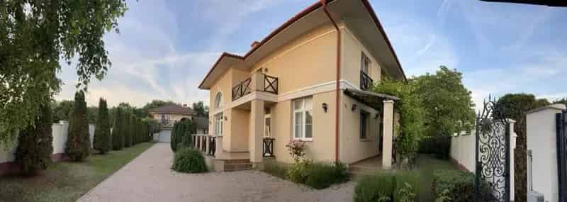 Hegyeshalom 184m2-es családi ház eladó - Vendégház - Garázs