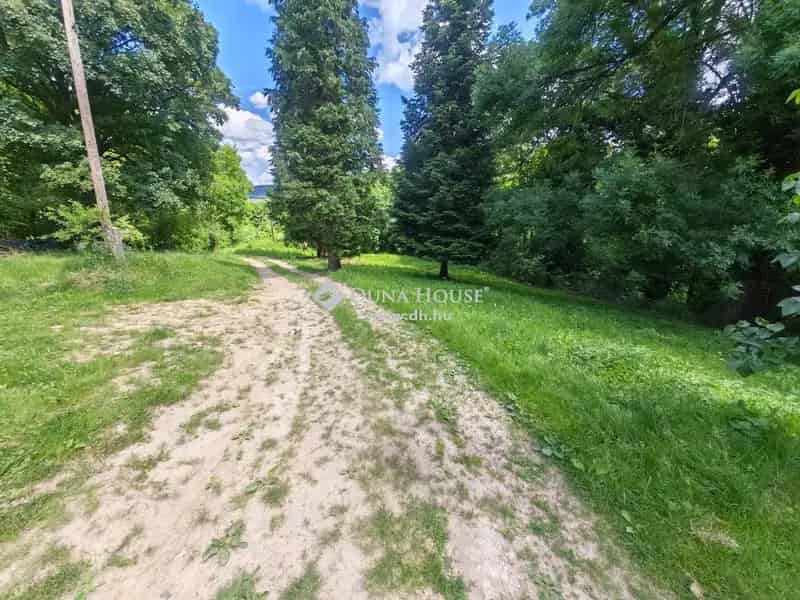 Orfűi belterületi telek eladó - csendes, erdő melletti
