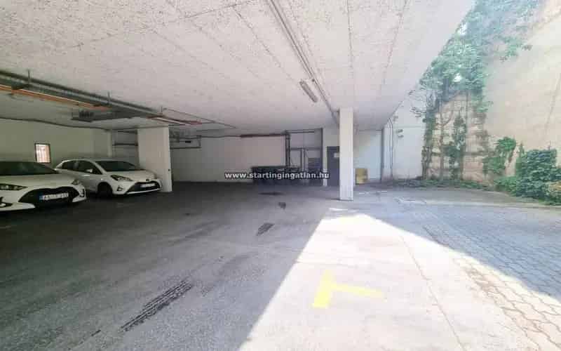 Eladó parkolóház Budapest VIII kerületben 15 férőhellyel