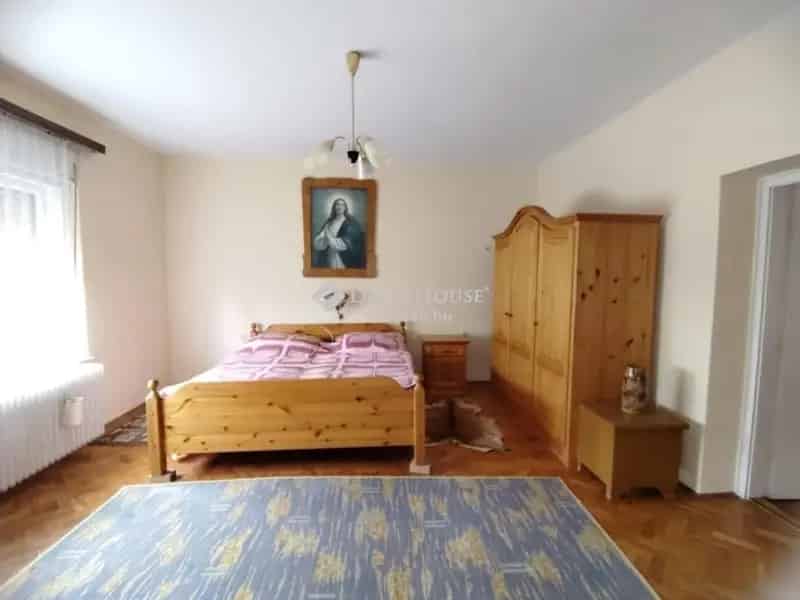 Családi ház Mecseknádasdon - 3 szoba, garázs, 1771 m2 telek