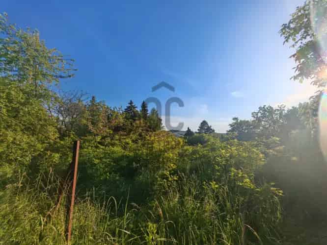 Esztergomi eladó telek 2201 m2 - panorámás kilátással