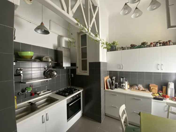 Belvárosi 3 szobás lakás eladó - 106 5 m2 - részben felújítandó