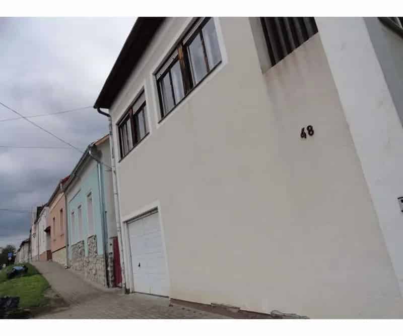 Kaposvár belváros 260 m2-es 4 1 szobás családi ház eladó