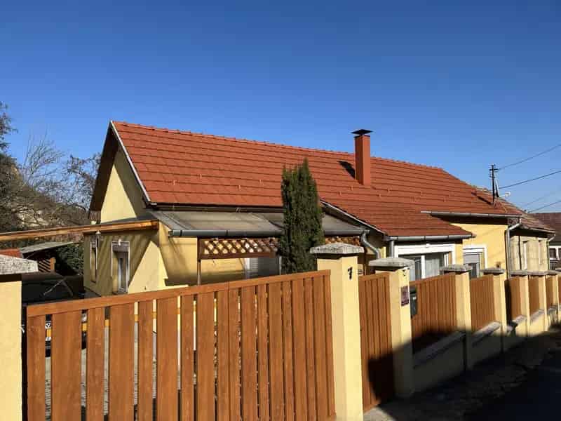 Tokaj belvárosában felújított családi ház eladó
