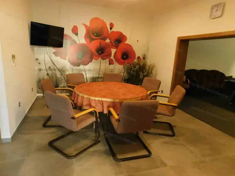 Balatonalmádi Luxus Villa 4 Garázzsal Wellnesszel Eladó