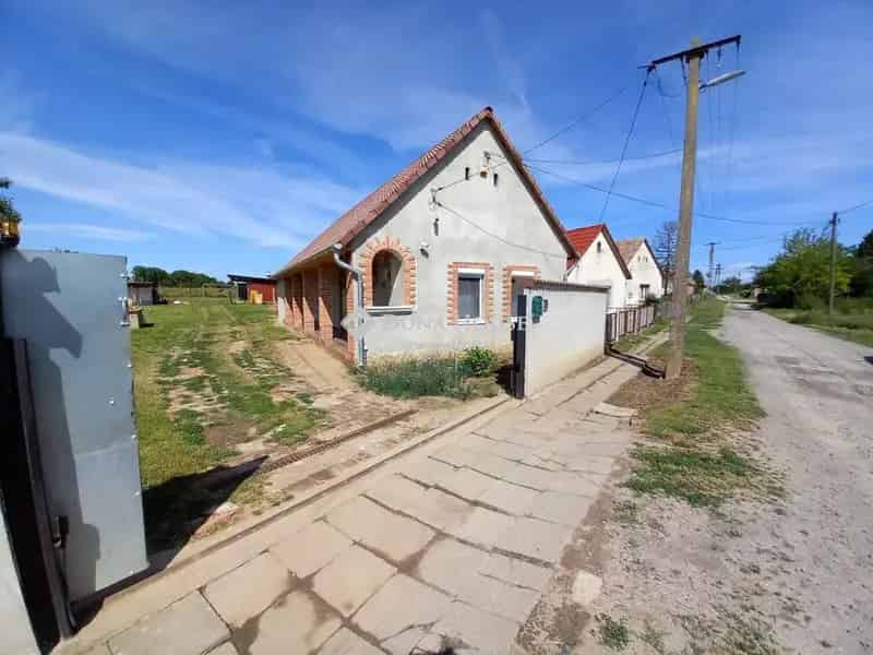 Döbrököz családi ház eladó felújított bútorozott 4121 nm