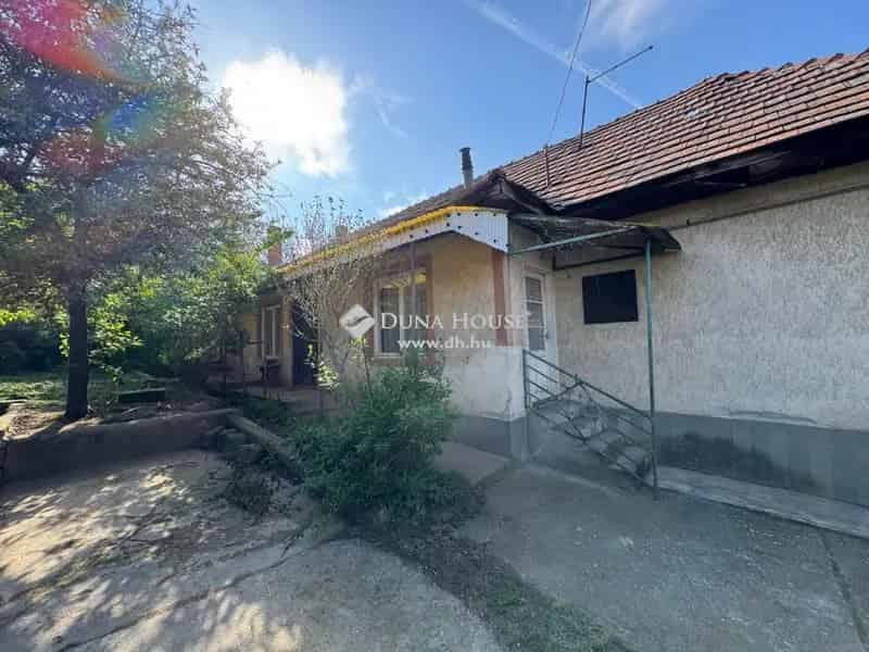 Gyöngyöspátai 3 szobás parasztház eladó 750m2-es telken