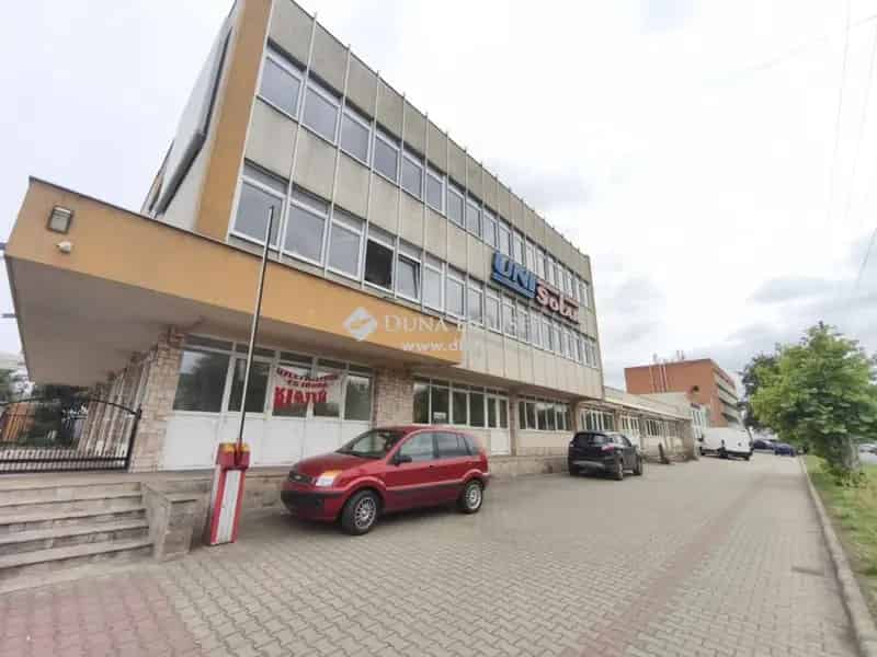 Debreceni Irodaépület Eladó Bérlővel Fejlesztési Potenciállal