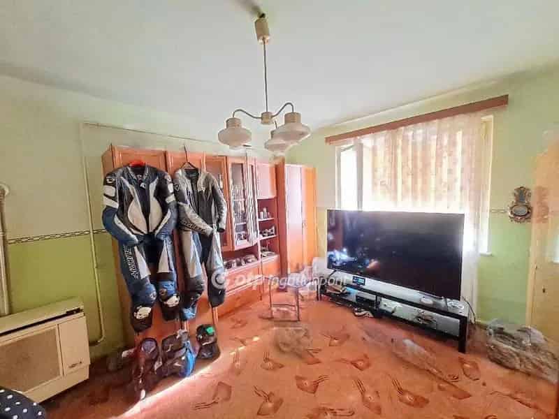 100m2 Családi ház 40m2 Üzlethelyiséggel Kiskunfélegyházán