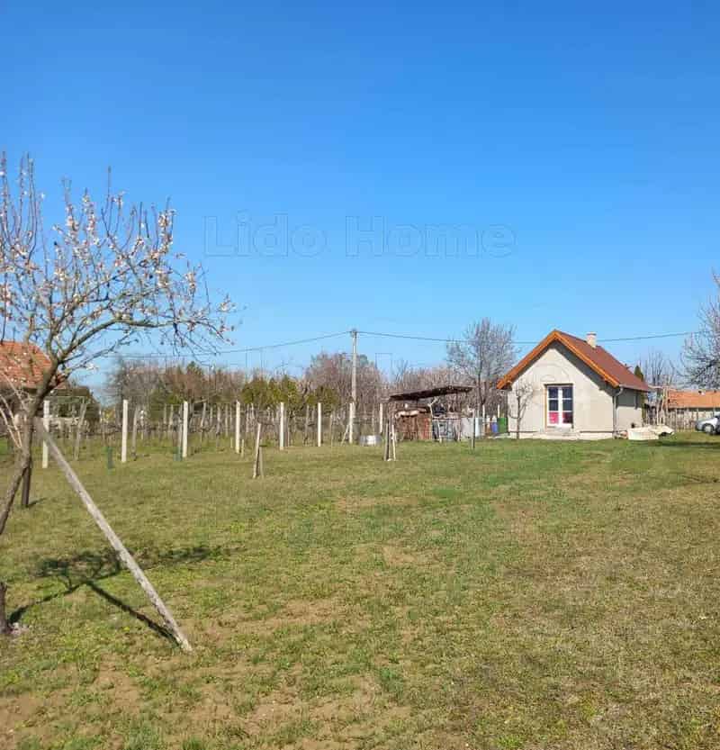 Siófok Kiliti zártkerti telek eladó 40nm épülő házzal